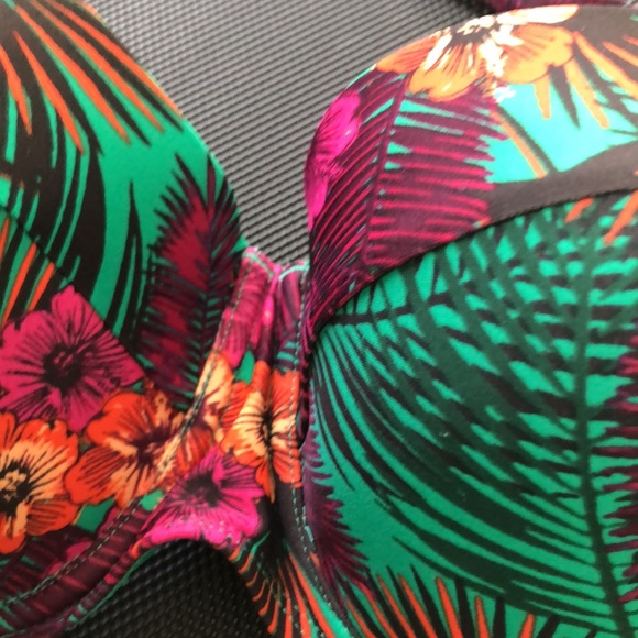 💥HP💥PROFILE modern (36DD) Swim Top - Picture 4 of 9